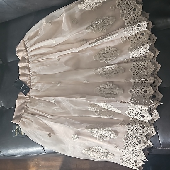 bebe Dresses & Skirts - BEBE Fit and Flare Mauve Pink Embroidered 3 Layer Skirt womens size 6 NWT